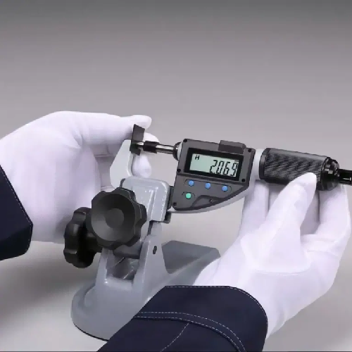 Quality management and documented process scene showing quality control logic for machined component projects